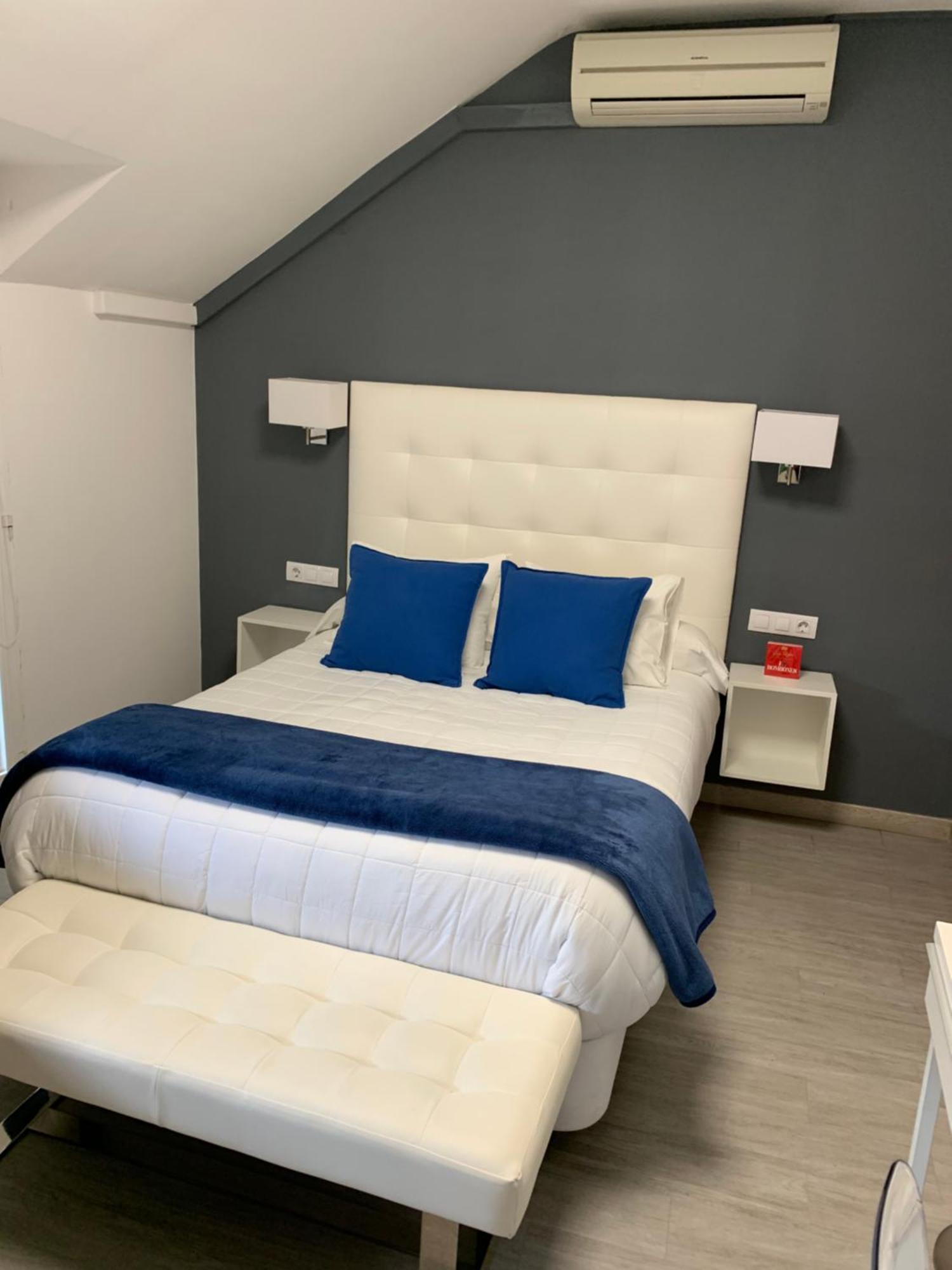 Hostal El Rocio Паракуэльос-де-Харама Экстерьер фото