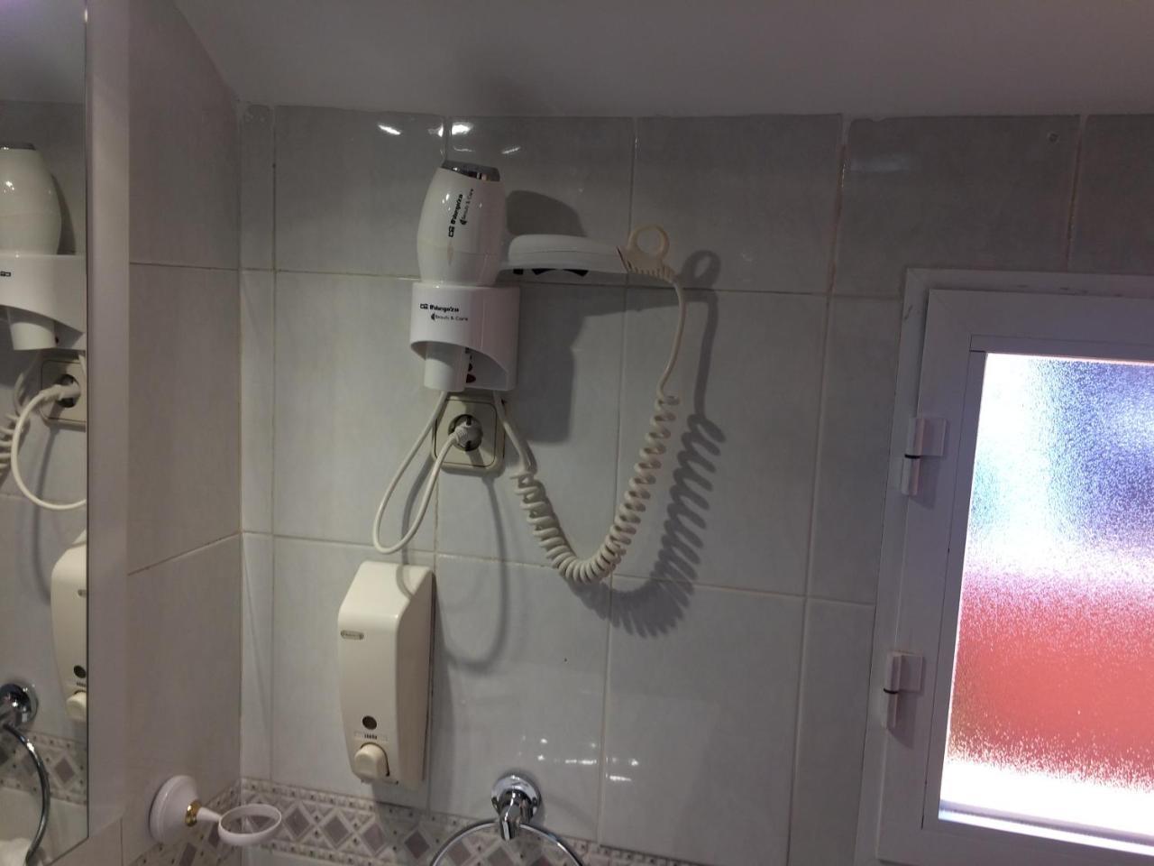 Hostal El Rocio Паракуэльос-де-Харама Экстерьер фото